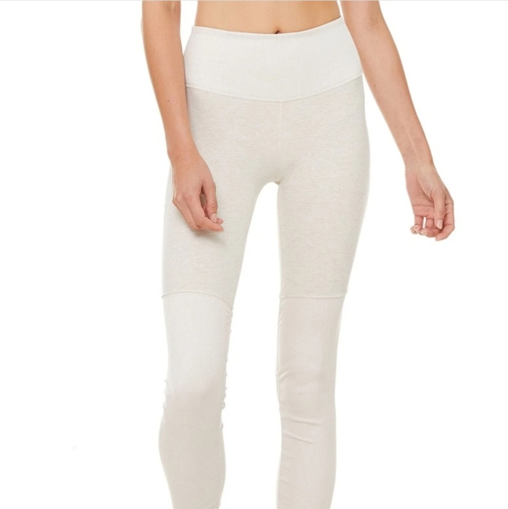ALO Sueded goddess leggings in Sandstone